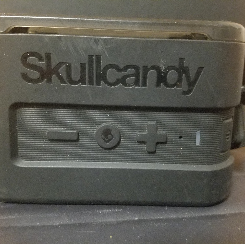 Skullcandy barricade